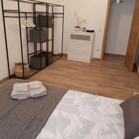 Apartamento Alojamento Confortavel Com A Erika Valadares (Vila Nova de Gaia, Porto)
