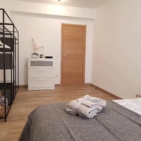 Alojamento Confortavel Com A Erika Valadares (Vila Nova de Gaia, Porto)